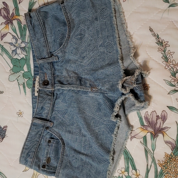 Roxy Pants - ⭐4/$20 Roxy denim shorts